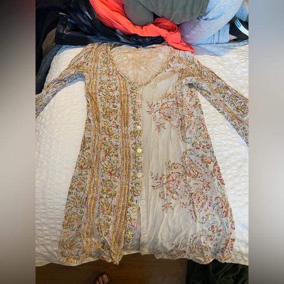 Cover ups and bathing suits - Picture 8 of 10